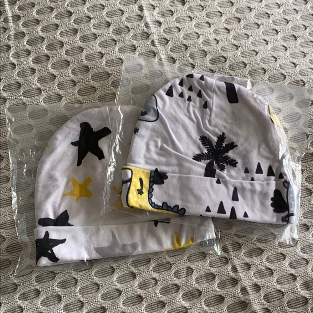 Posh Peanut 2 newborn boys hats